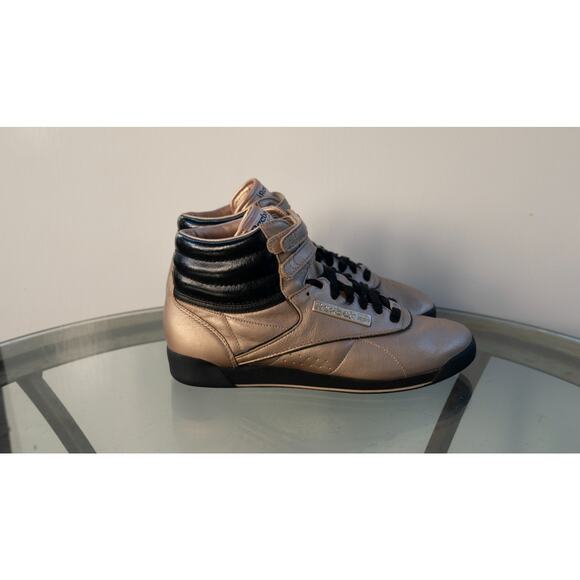 Reebok FreeStyle Hi Gold and Black Sneakers Women's 8.5 Hi Top Strap 80's Style - Picture 1 of 8
